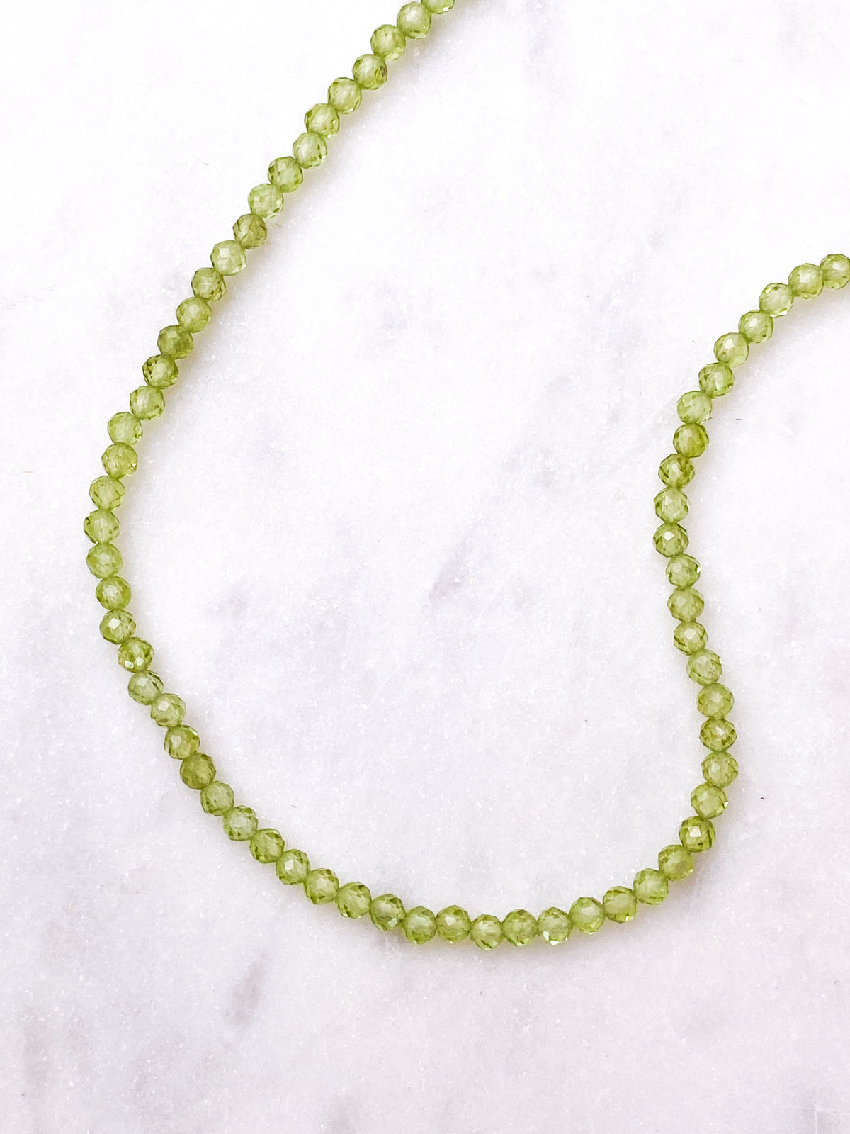 Peridot fasetterat halsband