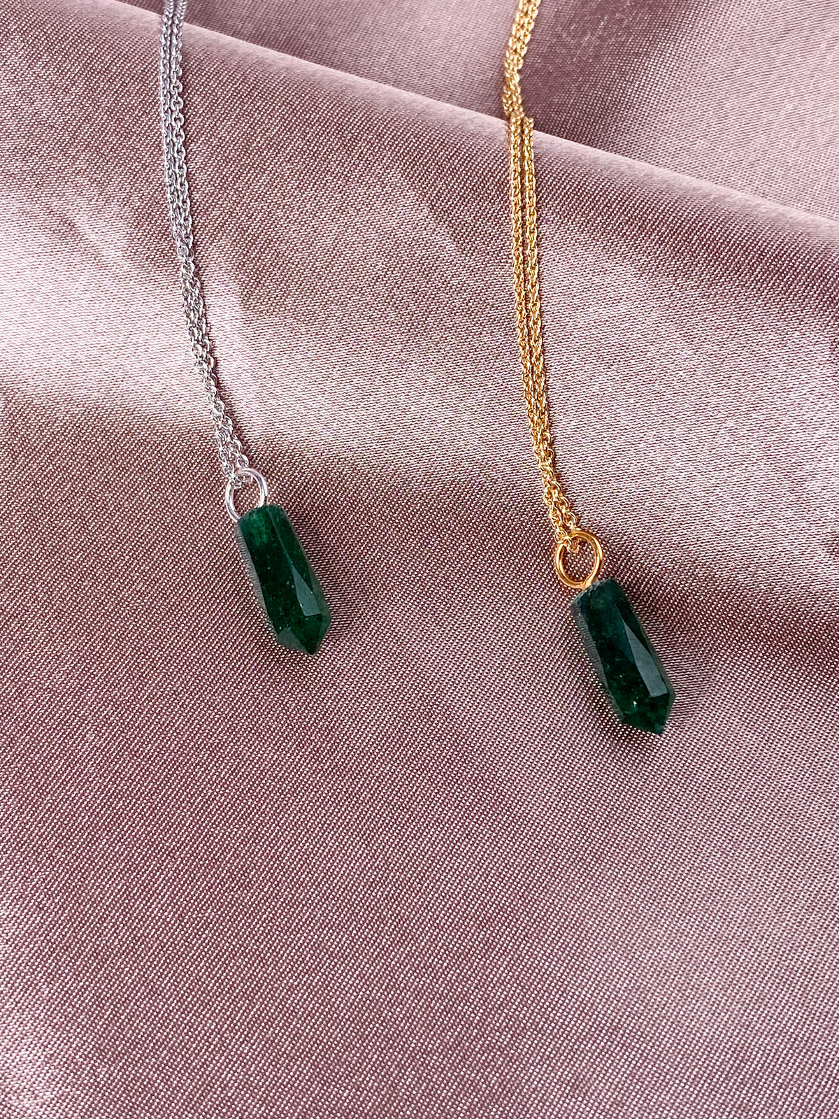 Halsband med grönt aventurinspik
