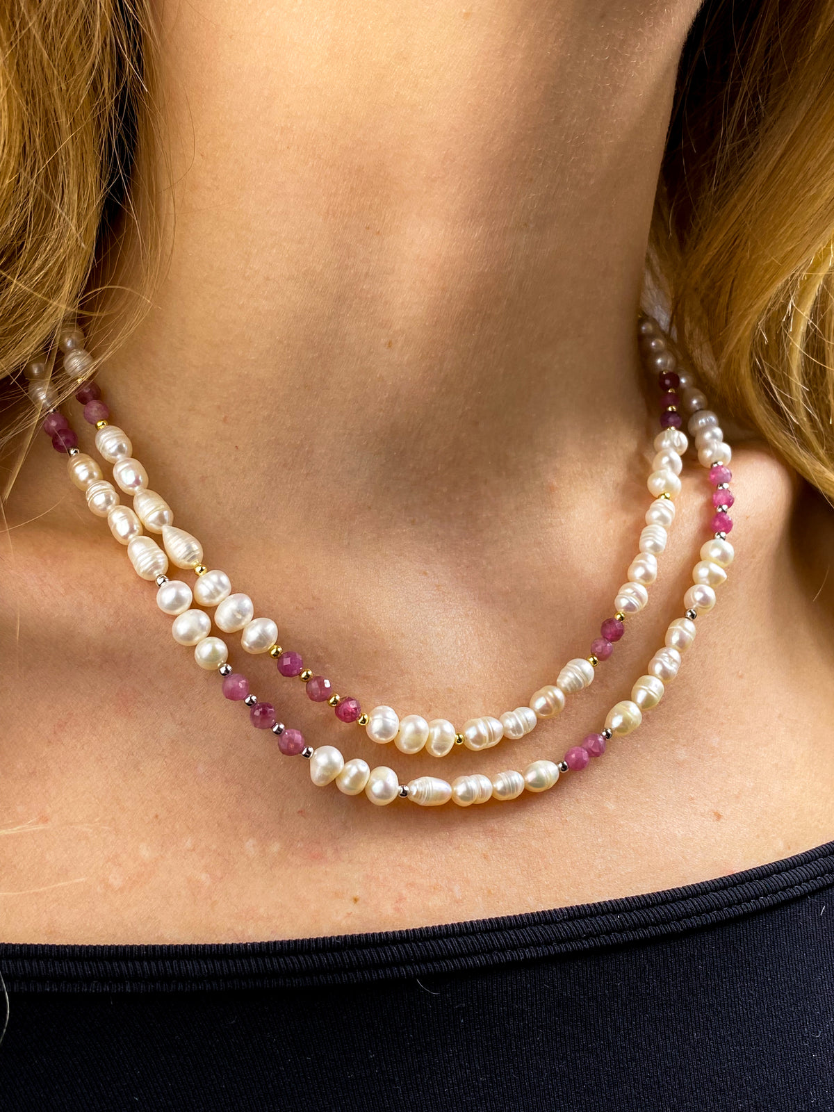 Halsband med rosa turmalin och sötvattenspärlor