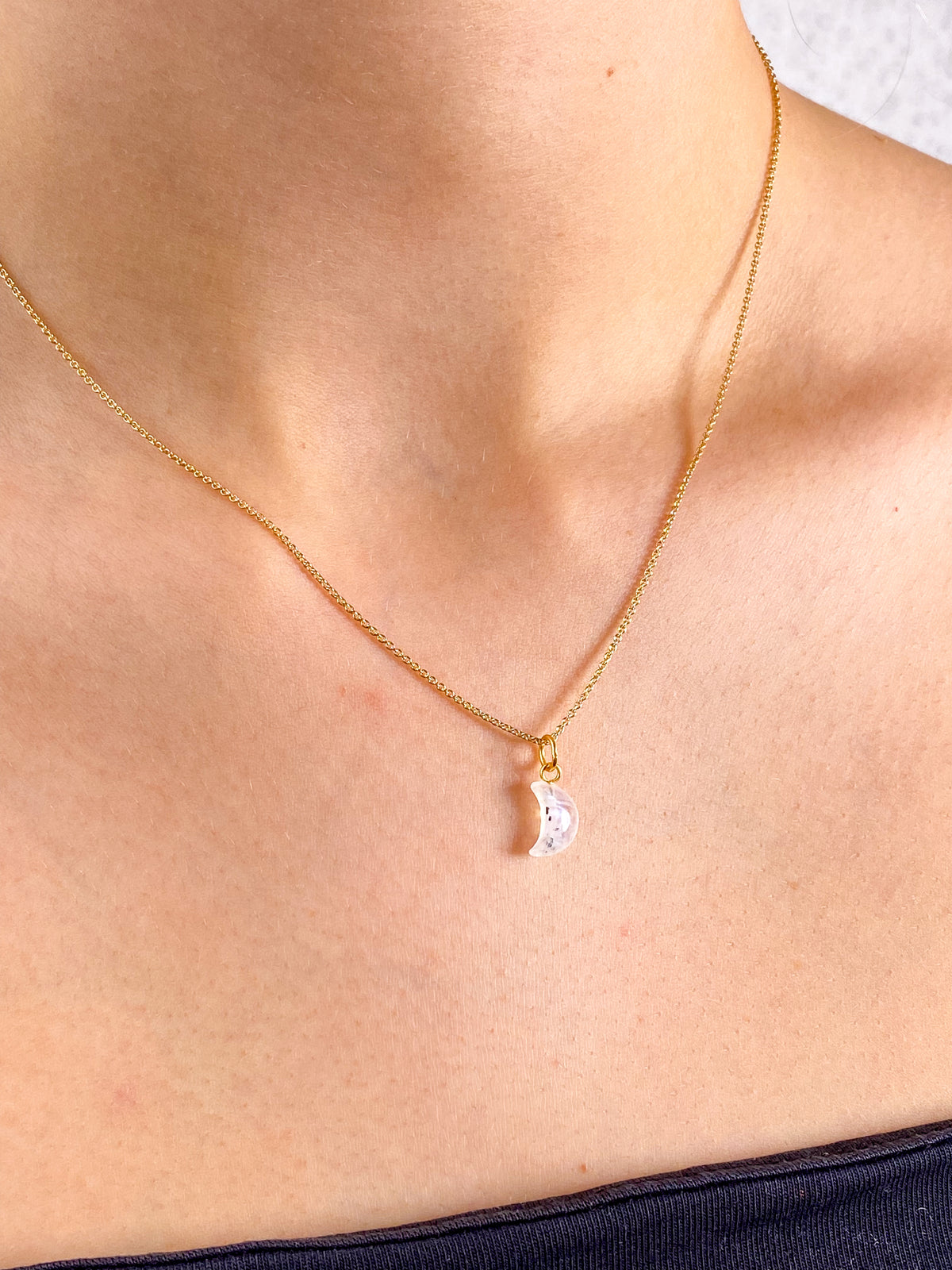 Mini Månhalsband (Regnbågsmånsten)