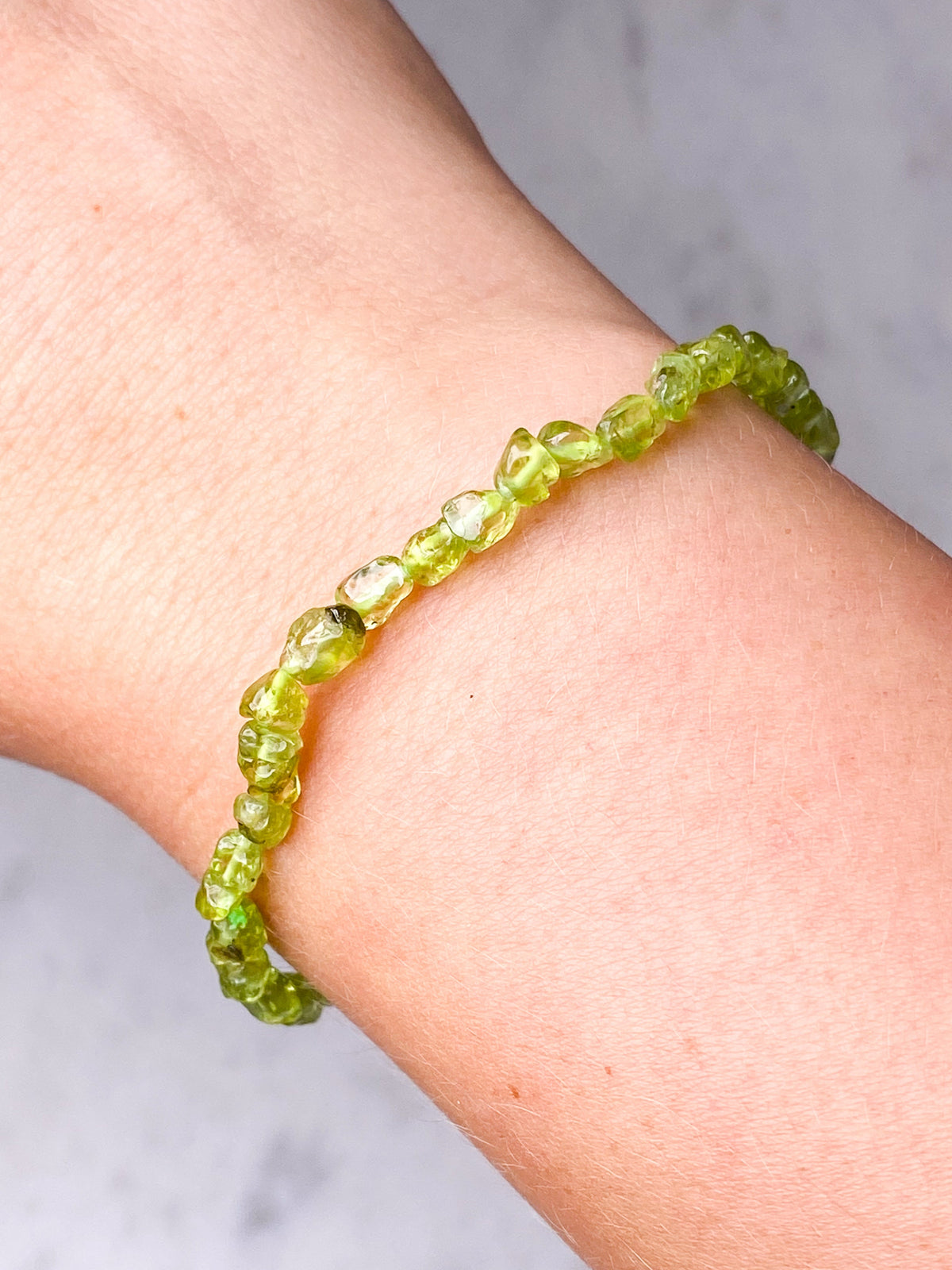 Peridot Mini Raw Armband