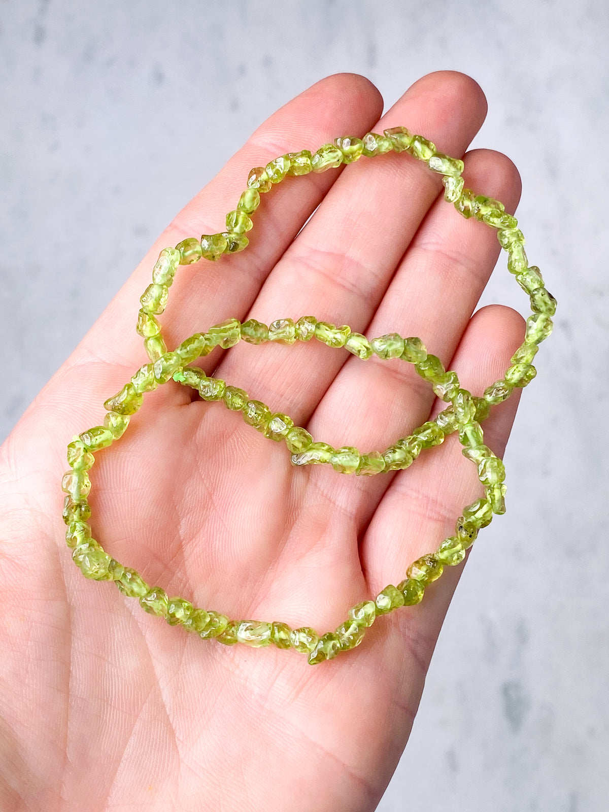 Peridot Mini Raw Armband