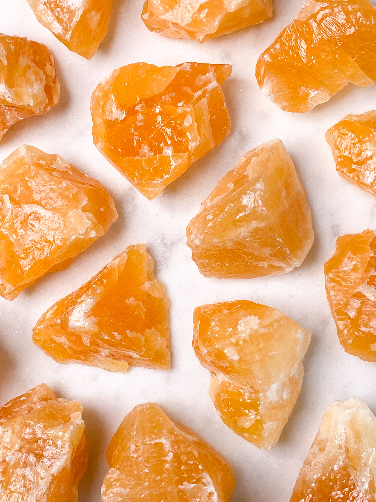 Orange kalcit rå