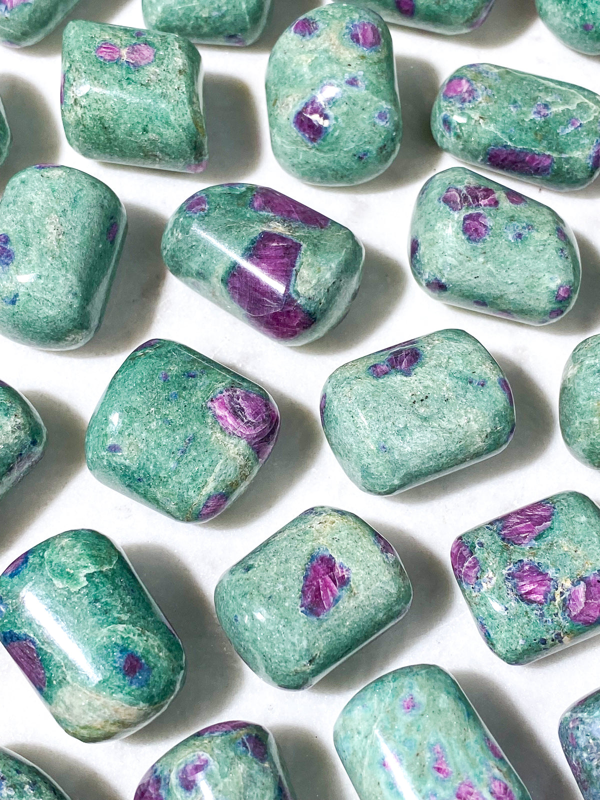 Rubin Fuchsit Pocket Stone - Exklusiv kvalitet