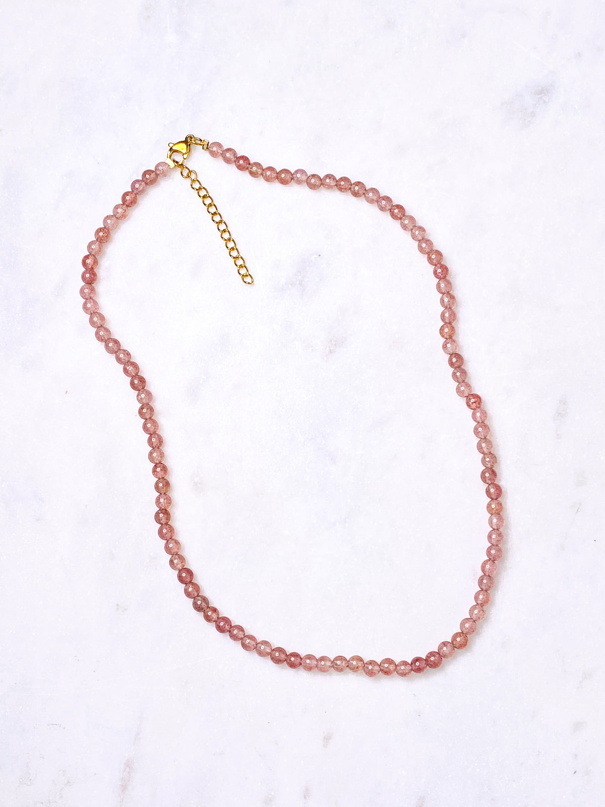 Halsband med jordgubbskvarts