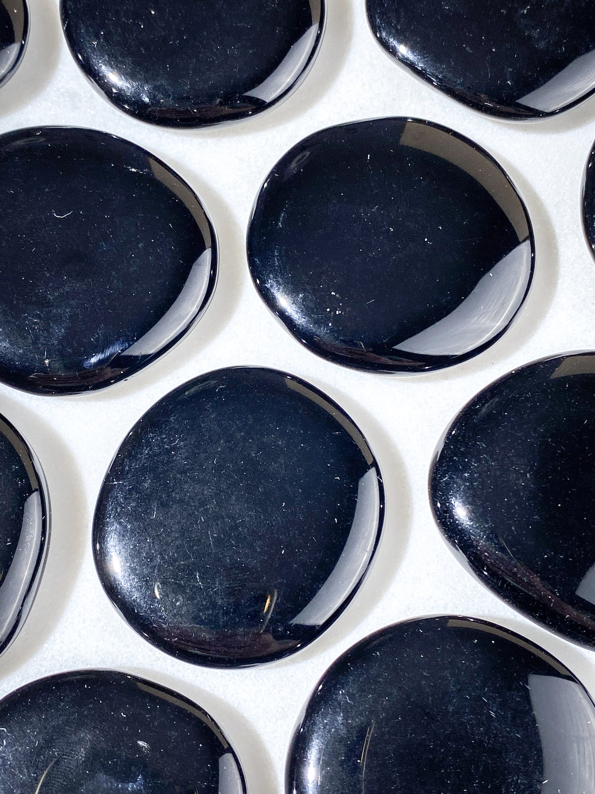 Svart Obsidian Disc