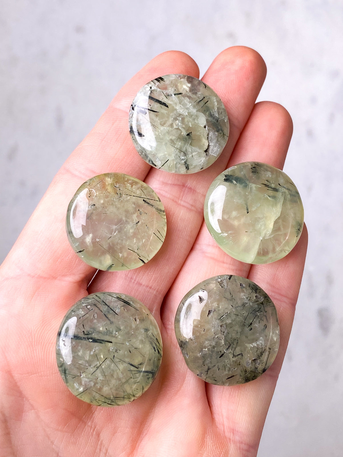 Prehnit Mini Disc (Platpolerad Pocket Stone)