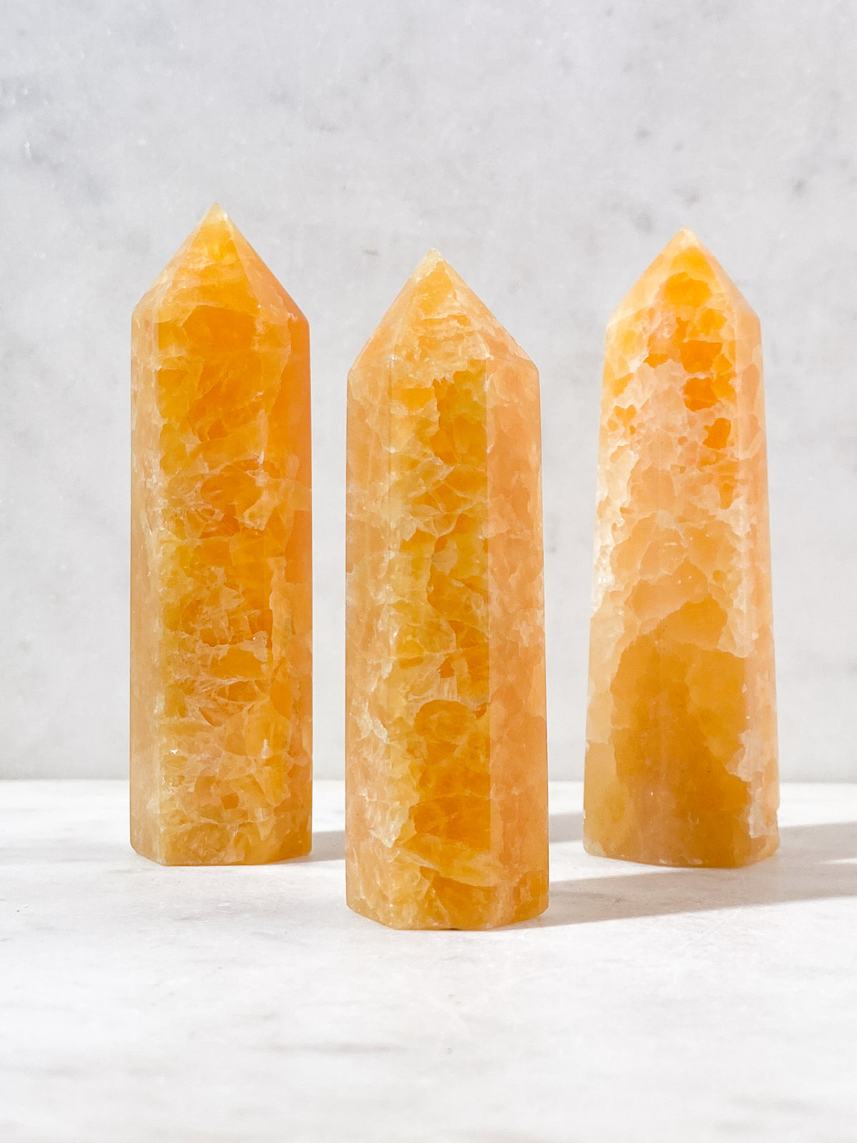 Ljus Orange Kalcit Torn