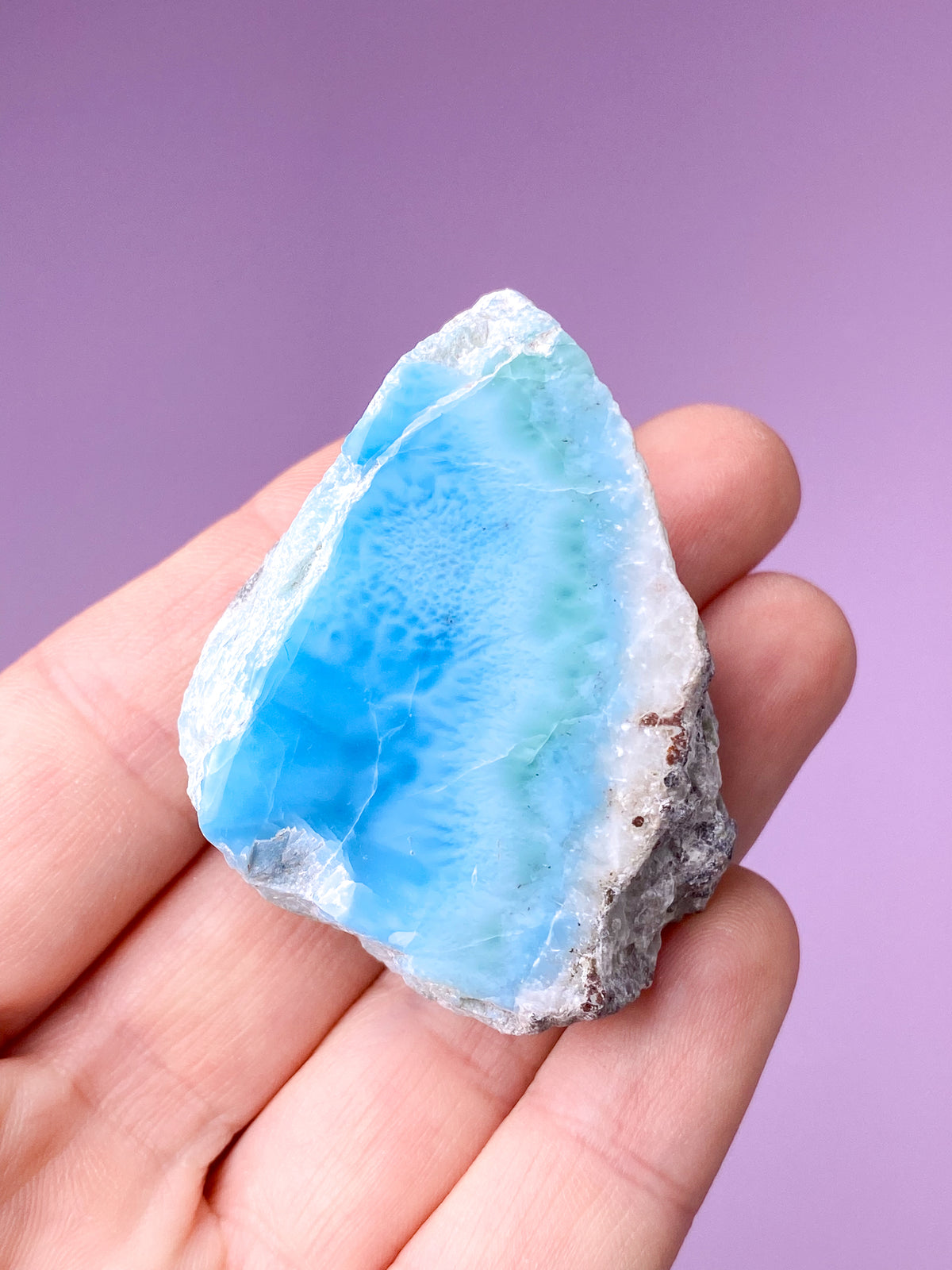 Larimar Halvpolerad (nr 24)