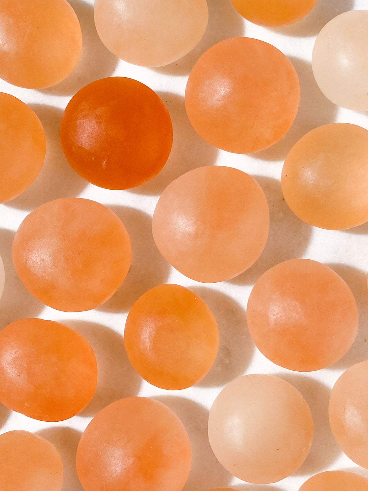 Orange selenit polerad