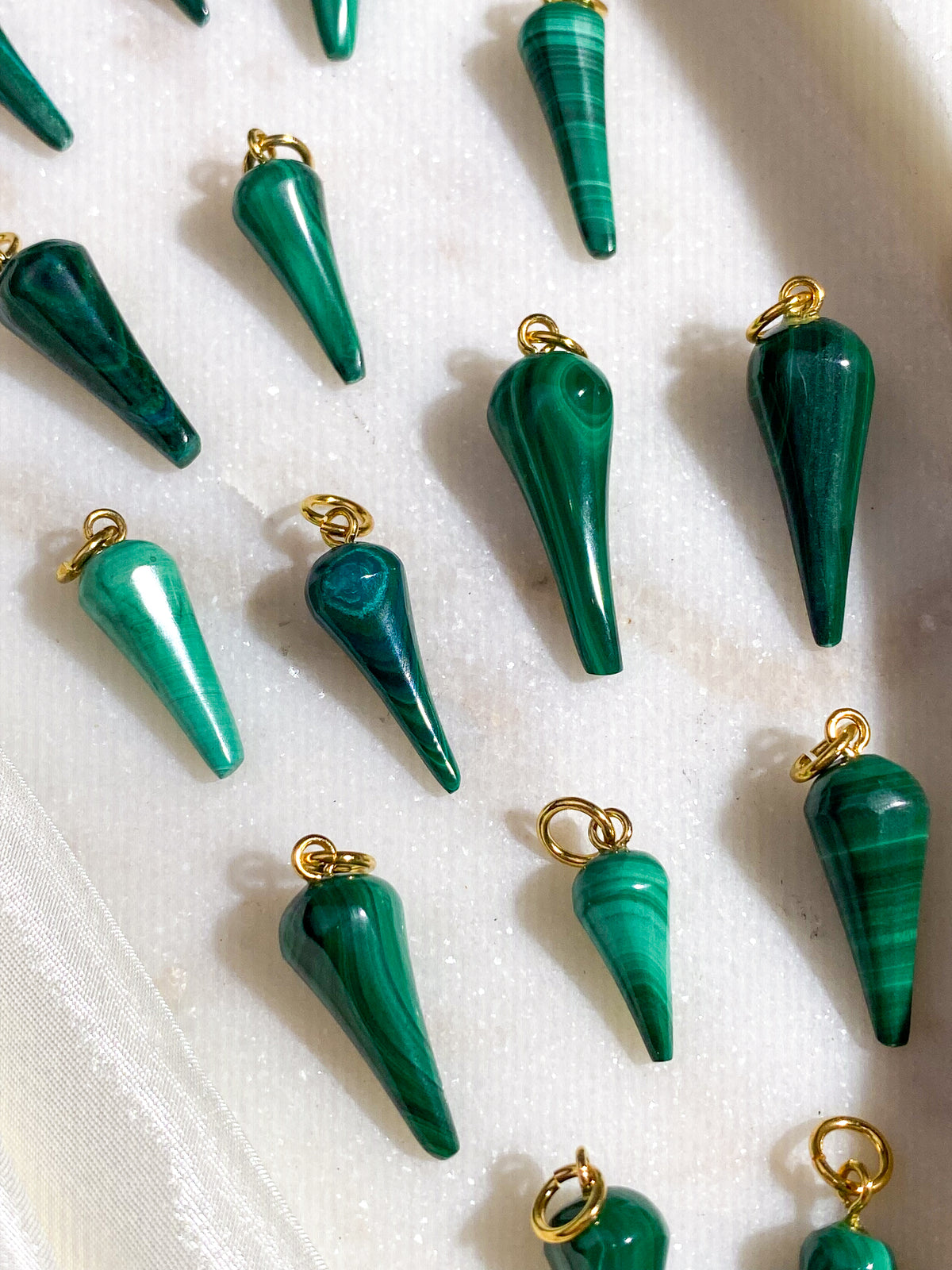 Malakitdroppehalsband