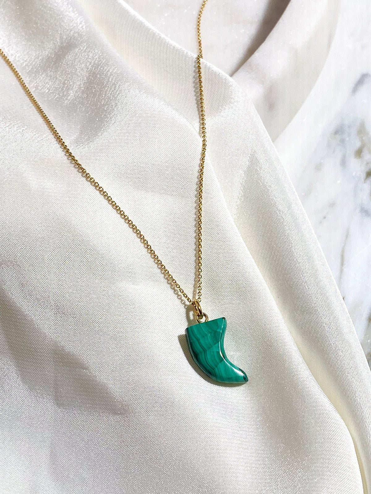 Malakit tandhalsband
