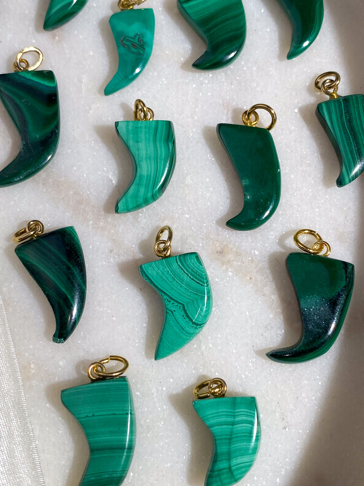 Malakit tandhalsband