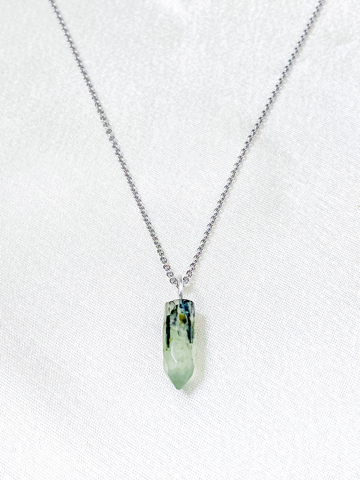 Prehnit Spike Halsband