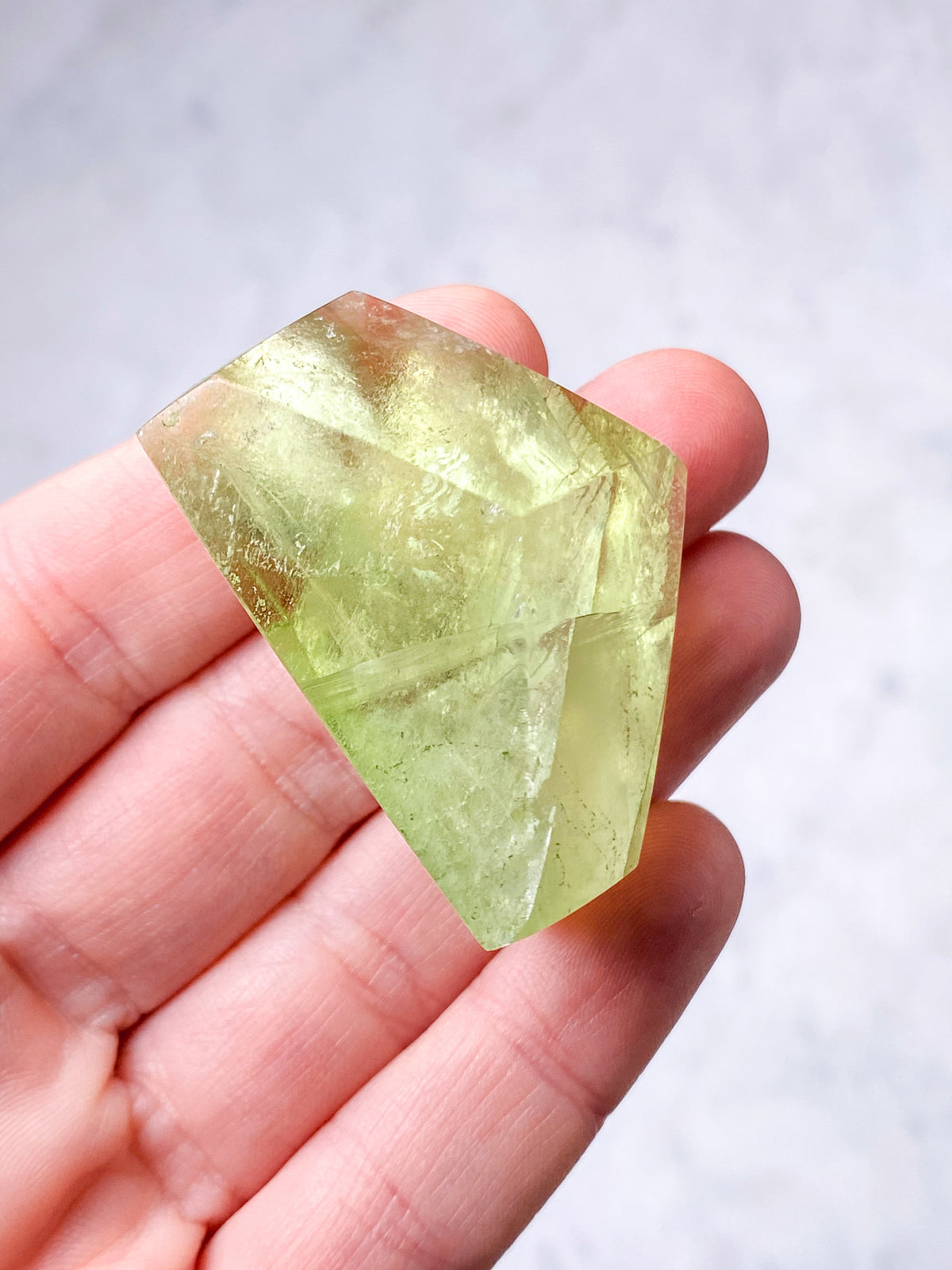 Grönt äpple Fluorit Freeform (nr 8) (Exklusivt)