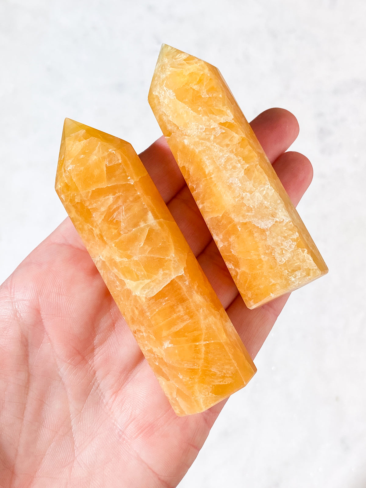 Ljus Orange Kalcit Torn