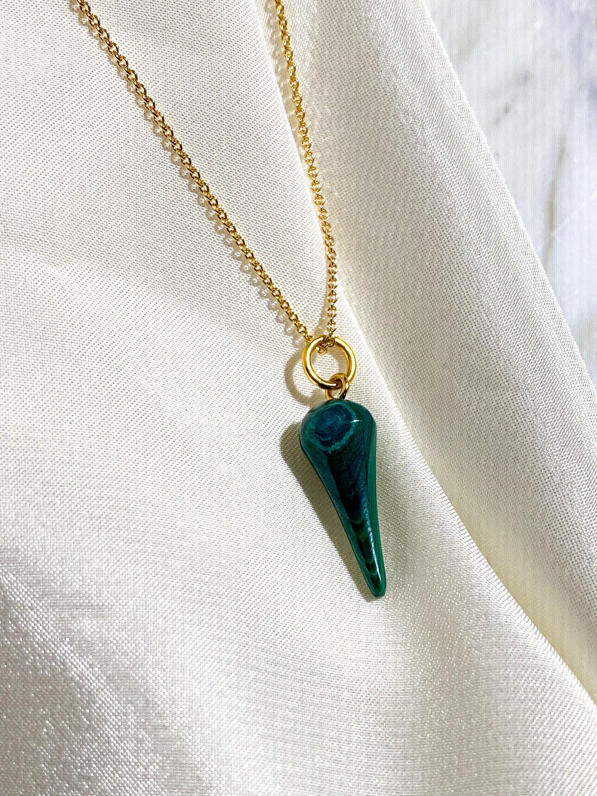 Malakitdroppehalsband