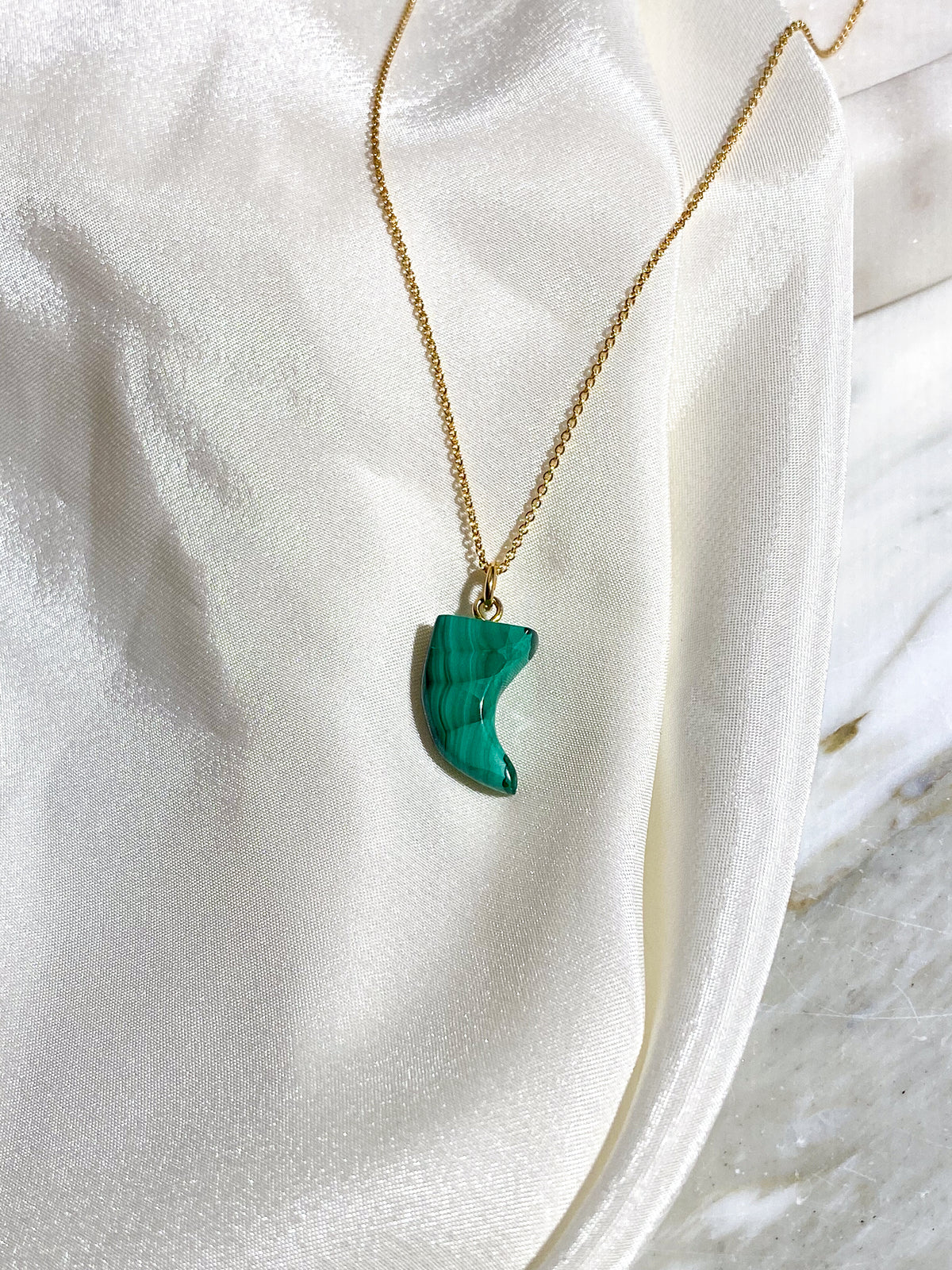 Malakit tandhalsband