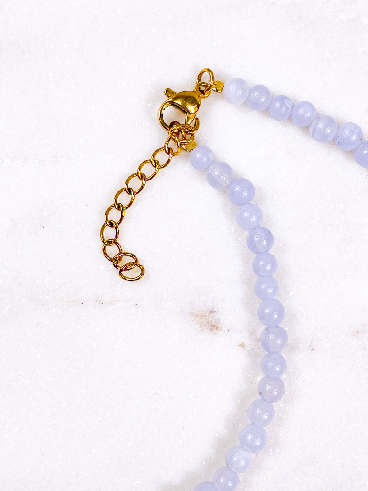 Halsband i spetsagat