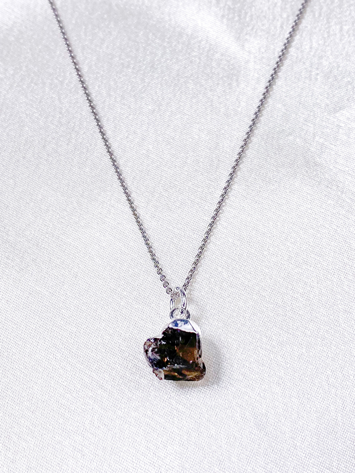 Rökkvarts Rå Halsband Silver