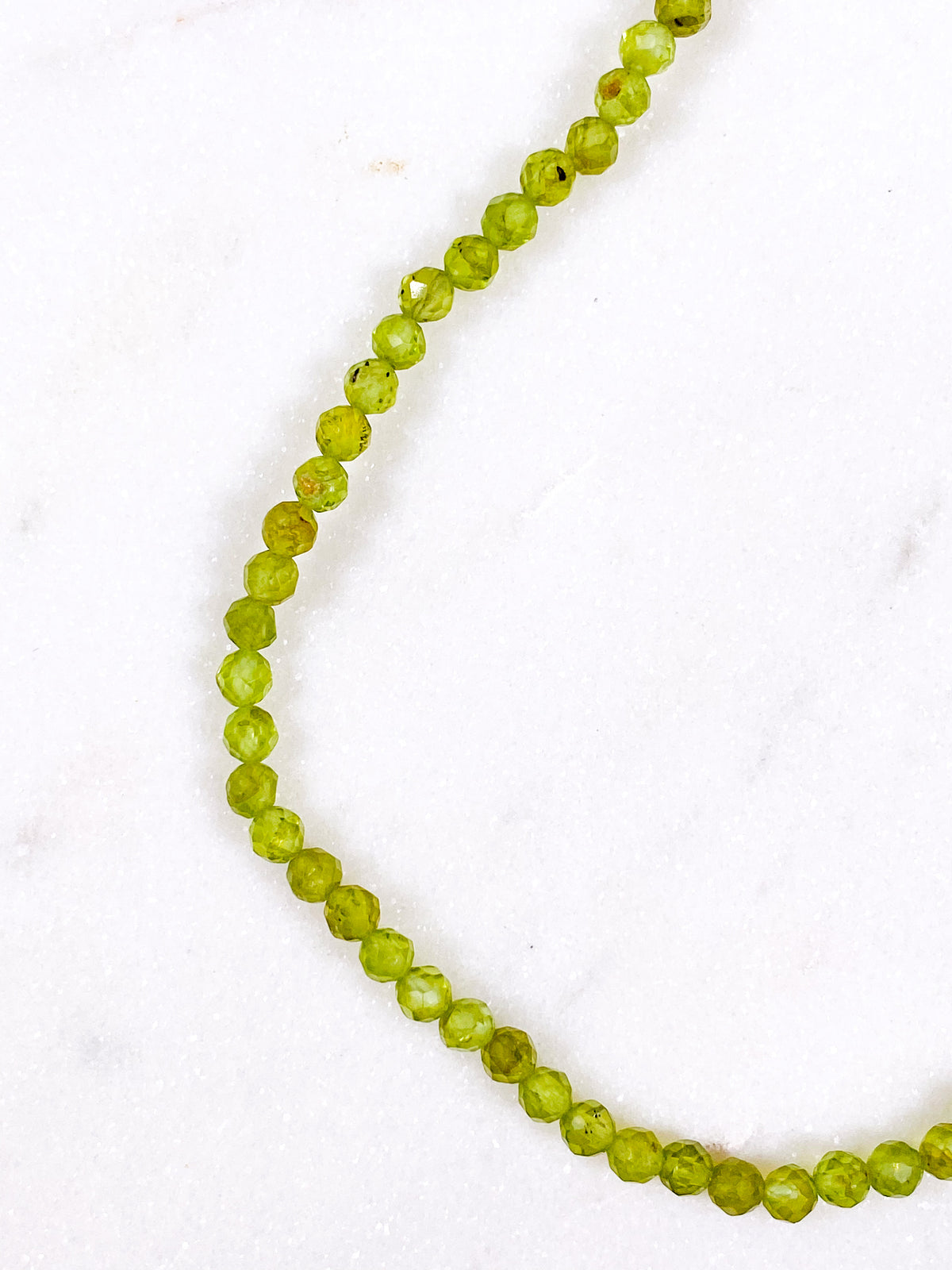Peridot fasetterat halsband