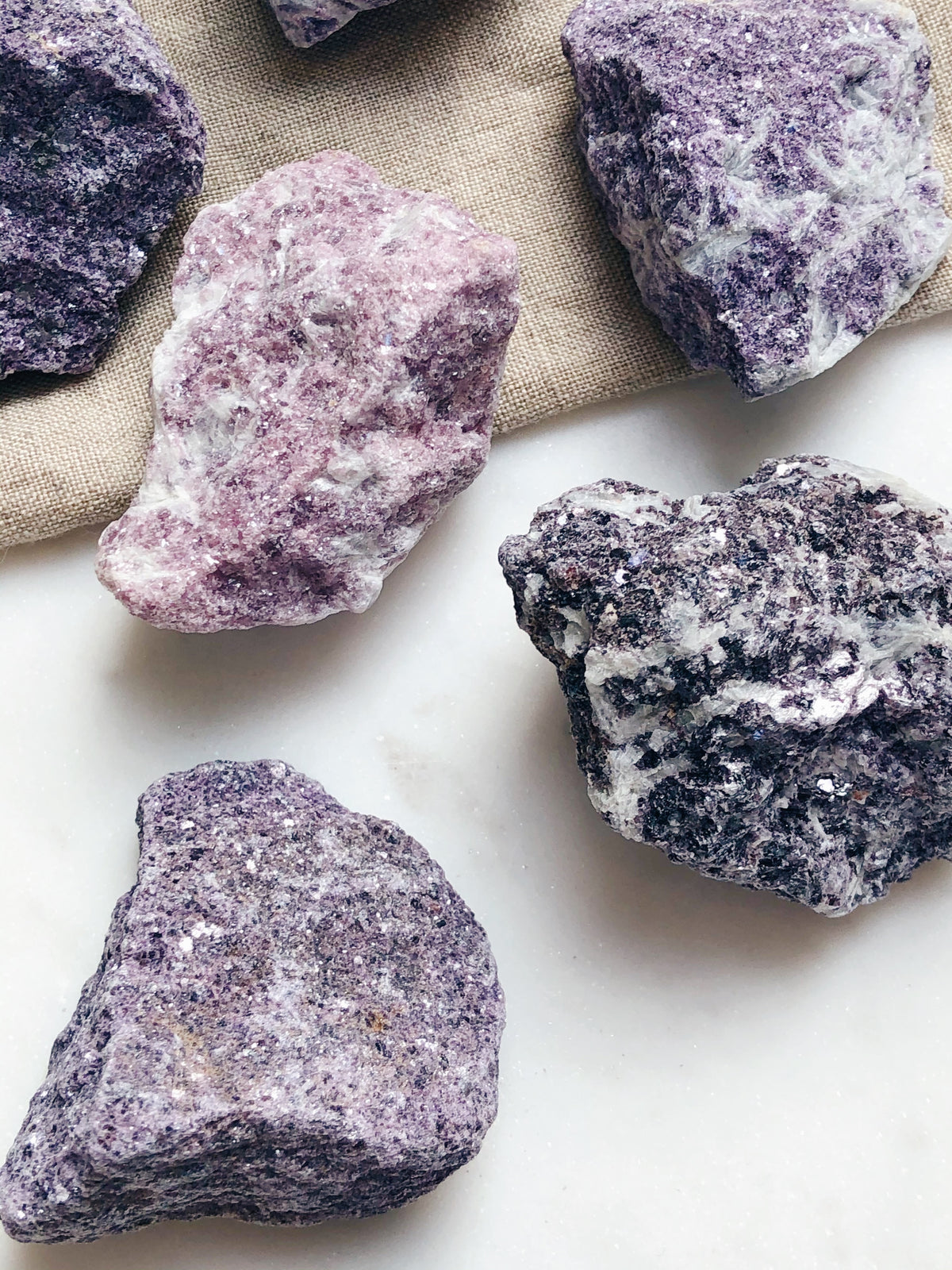 Rå lepidolite.